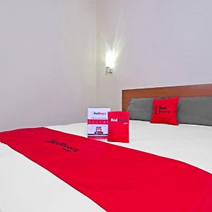 Reddoorz Near Trans Studio Mall 2