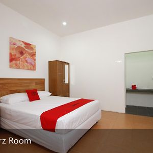 Reddoorz Plus Near Plaza Indonesia