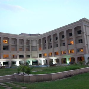 Ark Hotel & Resorts